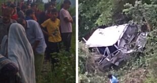 Road accident: उत्तराखंड में दर्दनाक हादसा, मैक्स वाहन खाई में गिरने से 2 लोगों की मौत एक घायल
