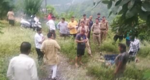 Road Accident:: उत्तराखंड में दर्दनाक सड़क हादसा, खाई में गिरी कार, दो शिक्षकों की मौत