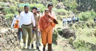 मंत्री रेखा आर्या ने सुनीं जनसमस्याएं, विकास कार्यों के लिए दिए 25 लाख
