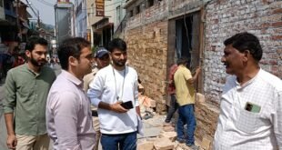 निर्माणाधीन टम्टा धर्मशाला और पिंक टॉयलेट का CDO ने किया निरीक्षण, दो सप्ताह के भीतर शुरू करने के निर्देश दिए