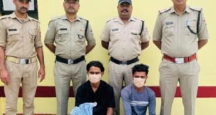अल्मोड़ा-(बड़ी खबर):: दो चचेरे भाई गांजा तस्करी में अरेस्ट, पिकअप में सब्जी बताकर गांजा कर रहे थे पार