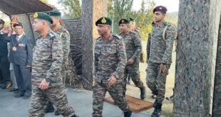 थल सेनाध्यक्ष उपेंद्र द्विवेदी ने पिथौरागढ़ में सैनिकों संग मनाई दीपावली, बोले-कभी भी हो सकता है ऑपरेशन सिंदूर 2.0