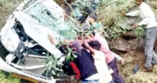 Road accident:: सड़क हादसे में दो की मौत, एक गंभीर रूप से घायल