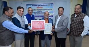 प्रख्यात पत्रकार दिलीप चौबे बोले- ‘अखबार अब कॉर्पोरेट कर्म’… वरिष्ठ पत्रकार गणेश पाठक हुए सम्मानित