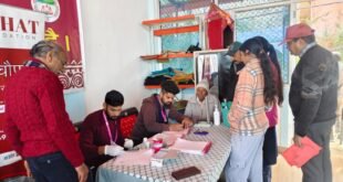 व्यापार मंडल द्वारा आयोजित निशुल्क स्वास्थ्य शिविर का कई लोगों ने उठाया लाभ, आज रघुनाथ मंदिर में लगेगा शिविर