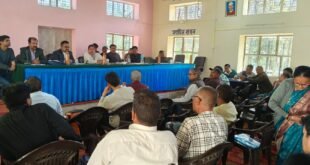 हवालबाग विकासखंड में हुई बैठक में जनप्रतिनिधियों ने उठाएं कई मुद्दे, कंटिंजेंसी राशि काटे जाने का किया विरोध