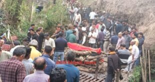 पंचतत्व में विलीन हुए लोकगायक दीवान कनवाल, बेतालेश्वर घाट पर हुआ अंतिम संस्कार