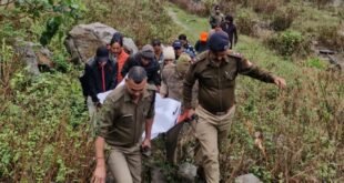 कुमाऊं में दर्दनाक सड़क हादसा, खाई में गिरी कार, 3 युवकों की मौत, एक गंभीर