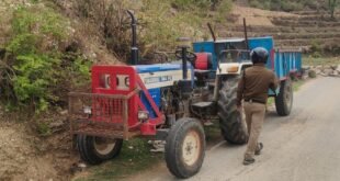 ​अल्मोड़ा में भीषण सड़क हादसा, ट्रैक्टर-ट्रॉली पलटने से दो युवकों की मौत, दो गंभीर