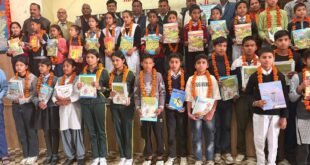 Uttarakhand: स्कूलों में धूमधाम से मनाया गया प्रवेशोत्सव, 67815 नये छात्रों ने लिया दाखिला