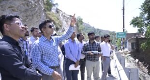 पर्यटन सीजन सिर पर और काम अधूरा! डीएम ने क्वारब में डेंजर जोन और बाईपास का किया निरीक्षण, पढ़ें पूरी खबर