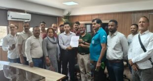 Almora: पत्रकार से अभद्रता पर भड़का आक्रोश, डीएम ने दिए मजिस्ट्रीयल जांच के आदेश