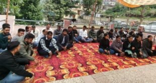 डिप्लोमा इंजीनियर्स की अनिश्चितकालीन हड़ताल जारी, 13वें दिन भी ठप रहे निर्माण कार्य