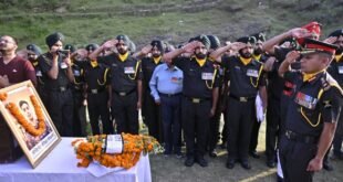 शहीद लेफ्टिनेंट बीरेश्वर गोस्वामी का सैन्य एवं राजकीय सम्मान के साथ हुआ अंतिम संस्कार, सैकड़ों लोगों ने नम आंखों से दी अंतिम विदाई