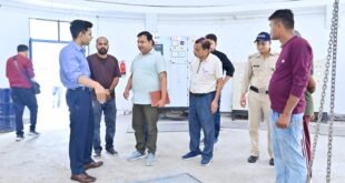 शहर में पेयजल किल्लत के बीच कोसी बैराज पहुंचे डीएम अंशुल सिंह, अफसरों को दिए यह निर्देश