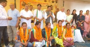 दन्या में कांग्रेस की परिवर्तन संकल्प यात्रा: शिक्षा, स्वास्थ्य और पेपर लीक मुद्दों पर सरकार को घेरा, कई लोग कांग्रेस में शामिल