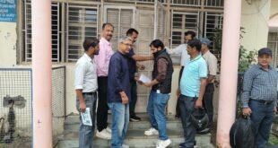 अधिकारियों के लिखित आश्वासन के बाद खुला ब्लॉक कार्यालय, जानिए पूरा मामला