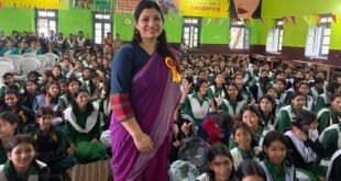 जहां से सीखा, वहीं पहुंचकर छात्राओं को सफलता का मंत्र दे गईं अल्मोड़ा निवासी IRS अफसर श्रद्धा जोशी, विद्यालय परिवार ने किया जोरदार स्वागत