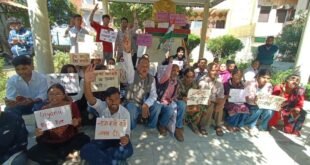 अल्मोड़ा में लोकतंत्र की रक्षा के लिए छात्रों-युवाओं का प्रदर्शन, मुख्य चुनाव आयुक्त के इस्तीफे और SIR रद्द करने की मांग